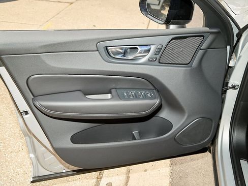 New 2025 Volvo XC60 B5 Plus w/ Protection Package Premier image 9