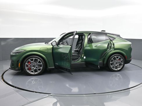 Used 2025 Ford Mustang Mach-E GT image 37