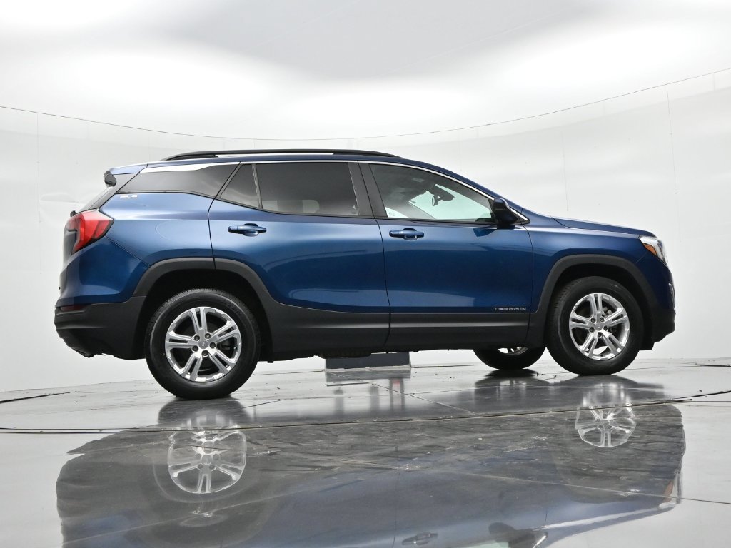 Used 2021 GMC Terrain SLE w/ Driver Convenience Package AWD/4WD image 22