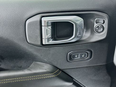 Used 2025 Jeep Wrangler Sahara w/ Safety Group image 15