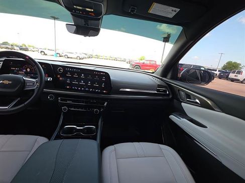 Used 2025 Chevrolet Traverse High Country w/ LPO, Floor Liner Package FWD image 12