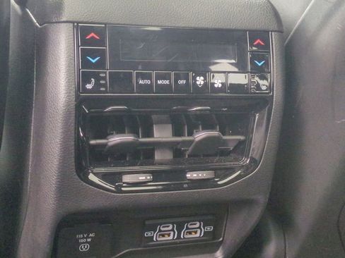 Used 2023 Jeep Grand Cherokee Overland w/ Adv Protech Group III image 25