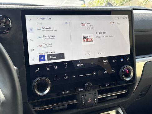Used 2025 Lexus GX 550 w/ Cold Area Package AWD/4WD image 23