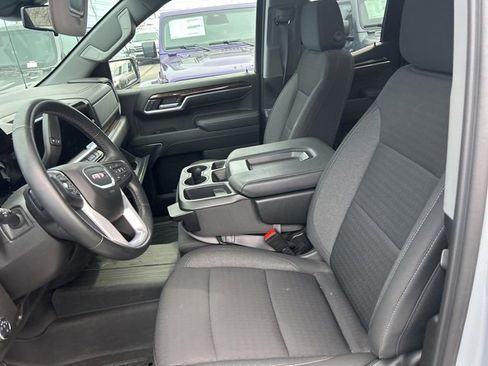 Used 2024 GMC Sierra 1500 Elevation image 11