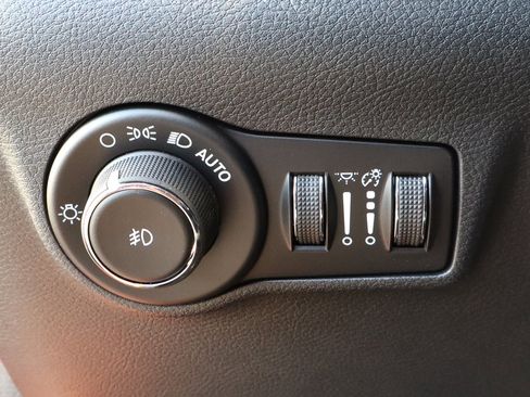 New 2026 Jeep Compass Latitude image 10