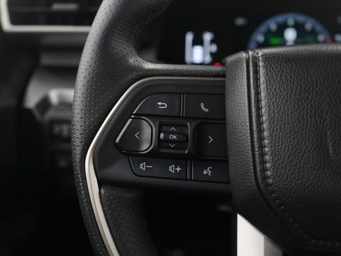 Used 2025 Toyota 4Runner SR5 image 25