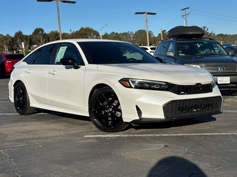 Used 2025 Honda Civic Sport image 2