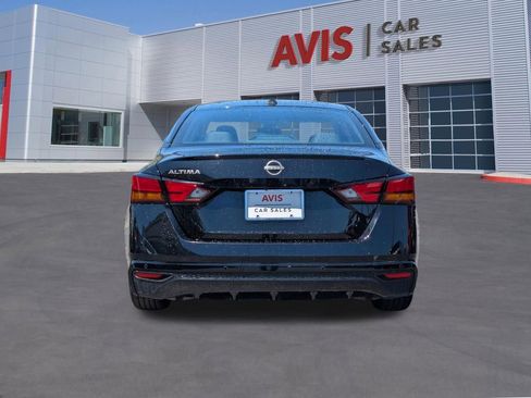 Used 2025 Nissan Altima 2.5 SV image 7