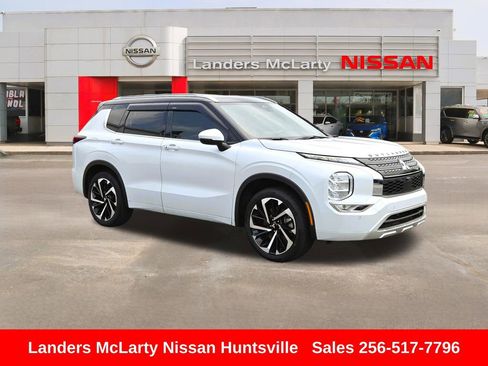Used 2023 Mitsubishi Outlander SEL FWD image 1
