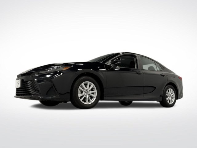 Used 2025 Toyota Camry LE FWD image 3