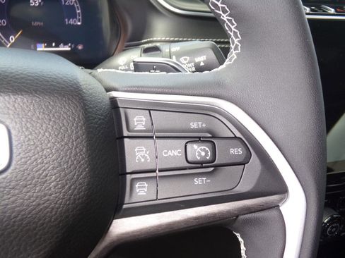 Used 2024 Jeep Grand Cherokee Limited AWD/4WD image 16