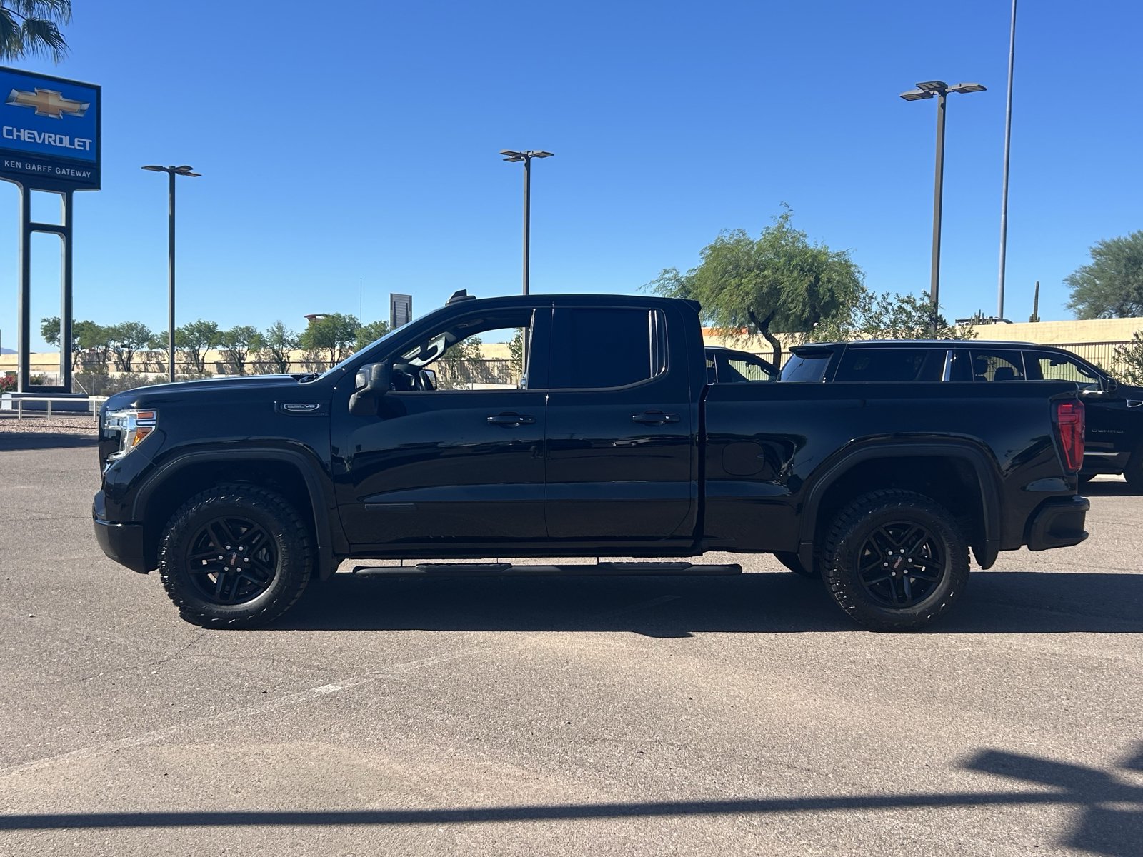 Used 2021 GMC Sierra 1500 Elevation RWD image 2
