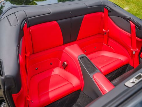 Used 2019 Ferrari Portofino RWD image 54