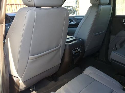 Used 2023 GMC Yukon SLT image 17