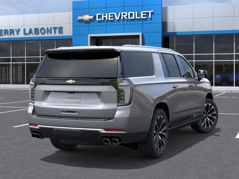 New 2026 Chevrolet Suburban High Country AWD/4WD image 6