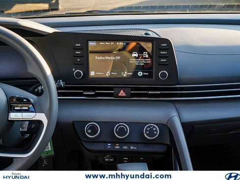 New 2026 Hyundai Elantra SE FWD image 15