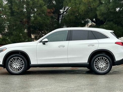 Certified 2025 Mercedes-Benz GLC 300 4MATIC image 7