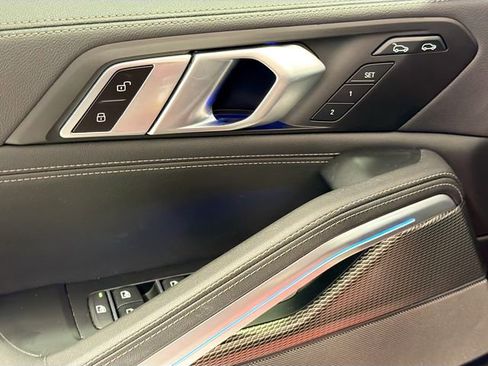 Used 2023 BMW X6 xDrive40i w/ M Sport Package image 16