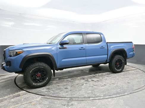 Used 2018 Toyota Tacoma SR image 3