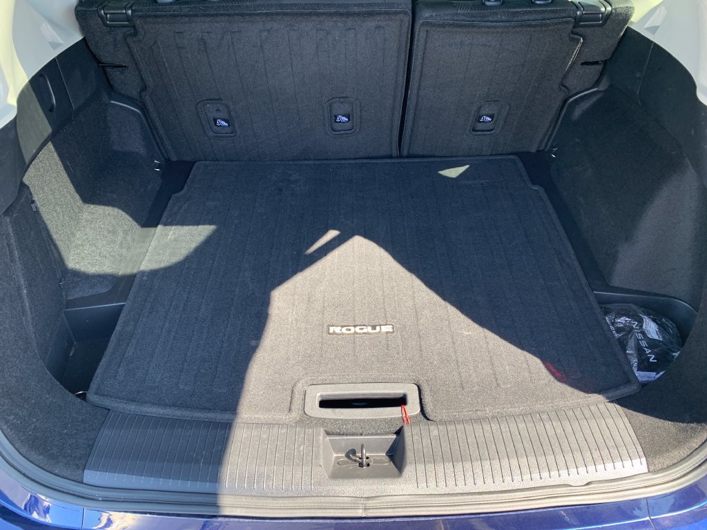 Certified 2025 Nissan Rogue SV FWD image 25