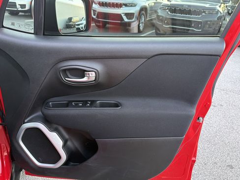 Used 2021 Jeep Renegade Sport image 17