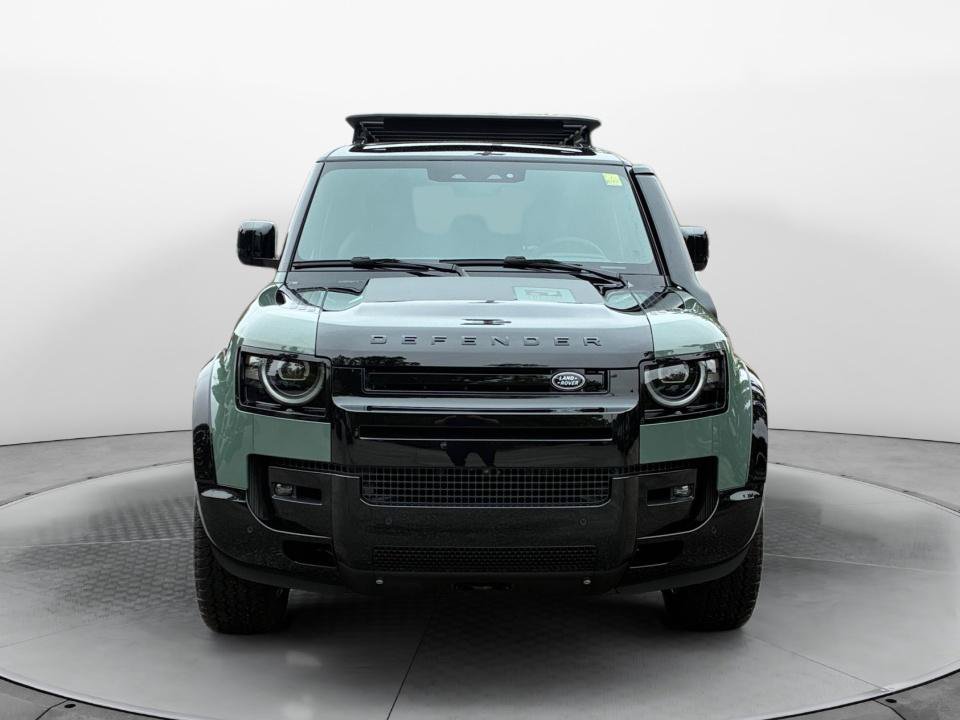 New 2026 Land Rover Defender 110 Trophy Edition AWD/4WD image 2