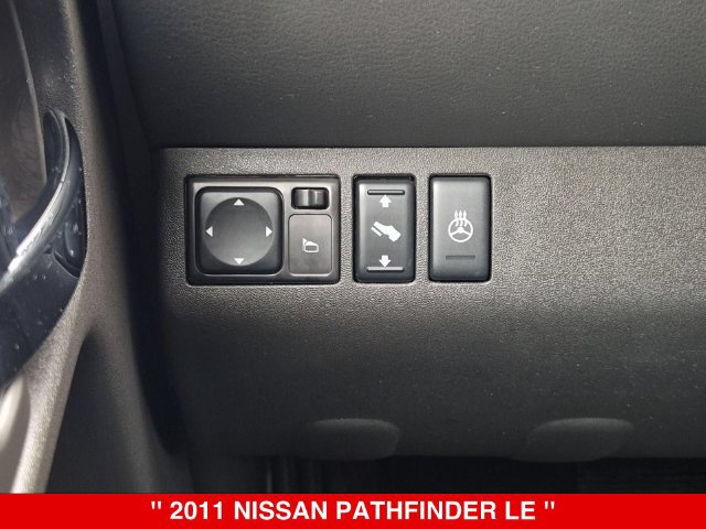 Used 2011 Nissan Pathfinder LE AWD/4WD image 18