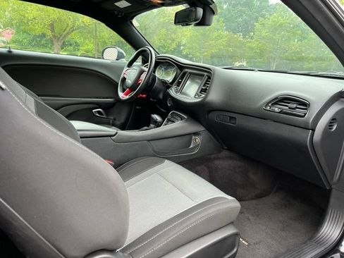 Used 2016 Dodge Challenger R/T w/ Driver Convenience Group RWD image 15