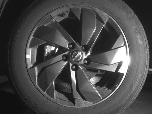 Used 2025 Nissan Rogue SV image 12