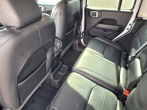 Used 2022 Jeep Wrangler Unlimited Sahara w/ Cold Weather Group image 9