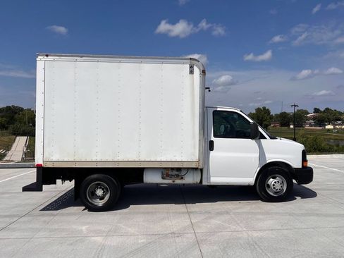 Used 2014 Chevrolet Express 3500 image 3