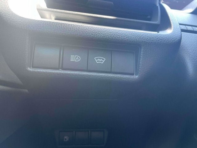 Used 2025 Toyota Prius LE FWD image 20