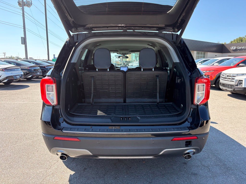 Used 2023 Ford Explorer XLT w/ Equipment Group 202A RWD image 7