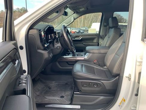 Used 2023 Chevrolet Silverado 1500 LTZ AWD/4WD image 23