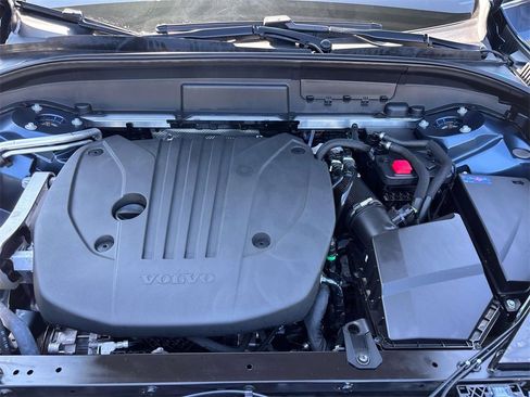 Used 2023 Volvo XC60 B5 Plus w/ Protection Package Premier image 9