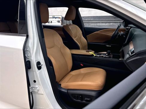 Used 2023 Lexus RX 350 Premium w/ Cold Area Package AWD/4WD image 10