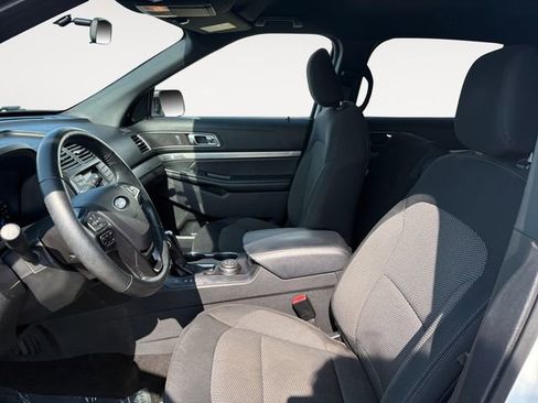 Used 2019 Ford Explorer XLT AWD/4WD image 9