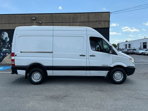 Used 2008 Dodge Sprinter 2500 RWD image 19
