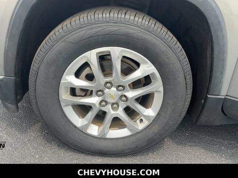 Used 2018 Chevrolet Traverse LT FWD image 99