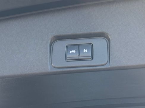 Used 2025 Nissan Rogue SV FWD image 23