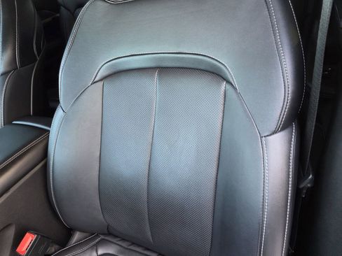 Used 2022 Jeep Grand Cherokee L Limited w/ Luxury Tech Group II image 13