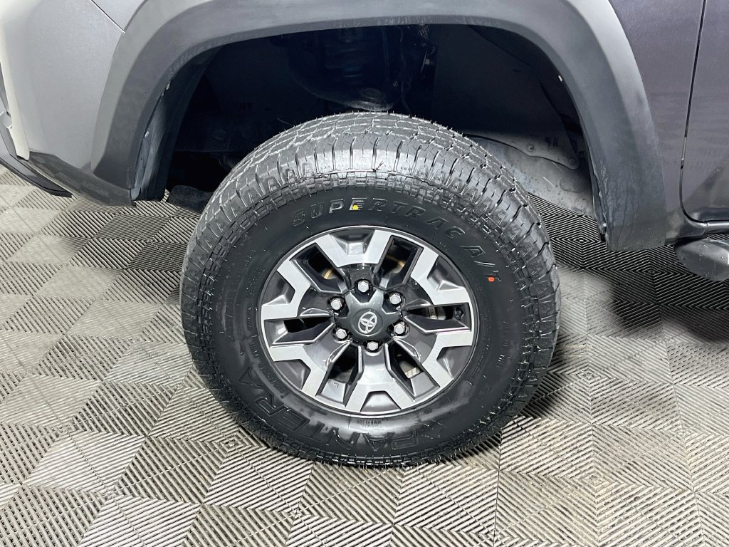 Certified 2022 Toyota Tacoma TRD Off-Road AWD/4WD image 27