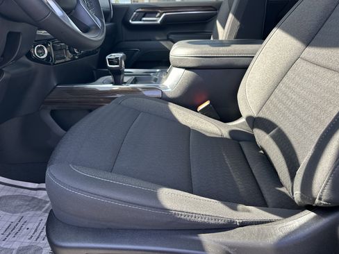 Used 2024 Chevrolet Silverado 1500 LT Trail Boss w/ Convenience Package II image 10