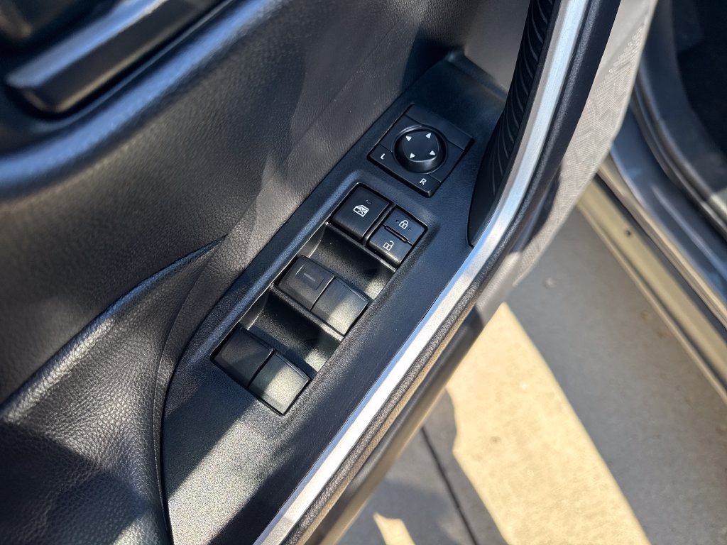 Certified 2025 Toyota RAV4 LE AWD/4WD image 11
