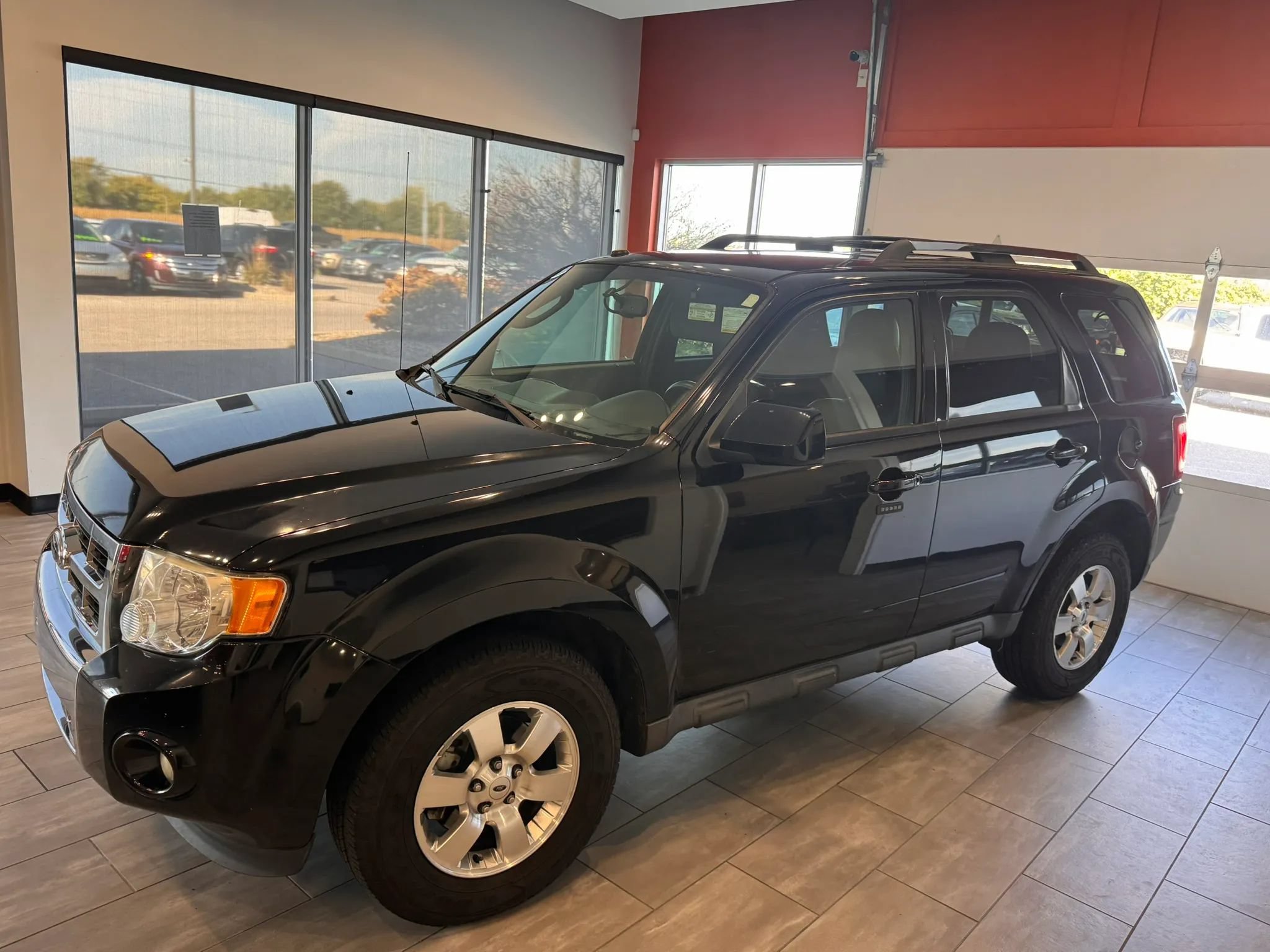 Used 2012 Ford Escape Limited w/ Class II Trailer Tow Pkg FWD image 7