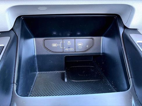 Certified 2025 Kia Sorento EX w/ Panoramic Sunroof Package image 24