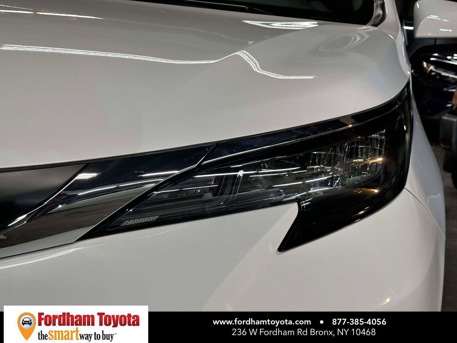 Used 2026 Toyota Sienna LE FWD image 11