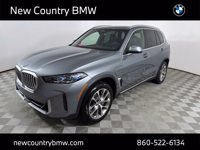 Certified 2026 BMW X5 xDrive50e w/ Premium Package AWD/4WD image 3