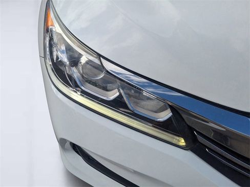 Used 2016 Honda Accord Sport image 9