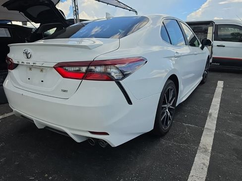 Used 2021 Toyota Camry SE FWD image 16